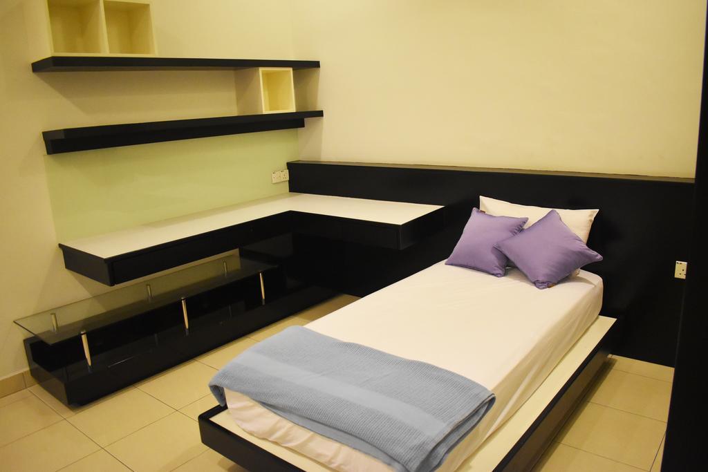 67 First Island Villa Bukit Jambul Bagian luar foto
